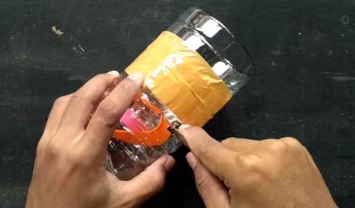 Cara membuat pot bunga sederhana dari botol bekas